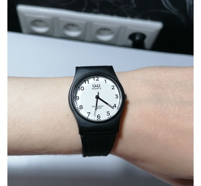 Часы наручные женские Q&Q VP34-061