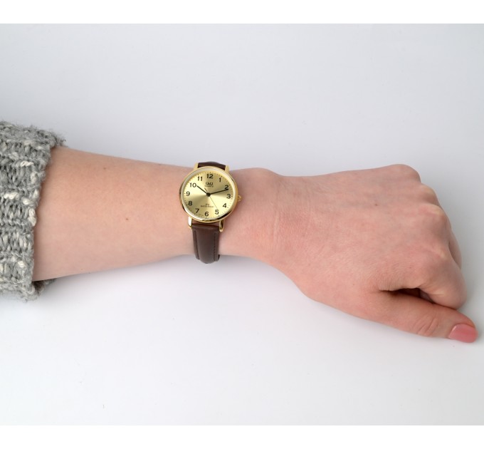 Часы наручные Q&Q QZ01J103Y золотистый;коричневый